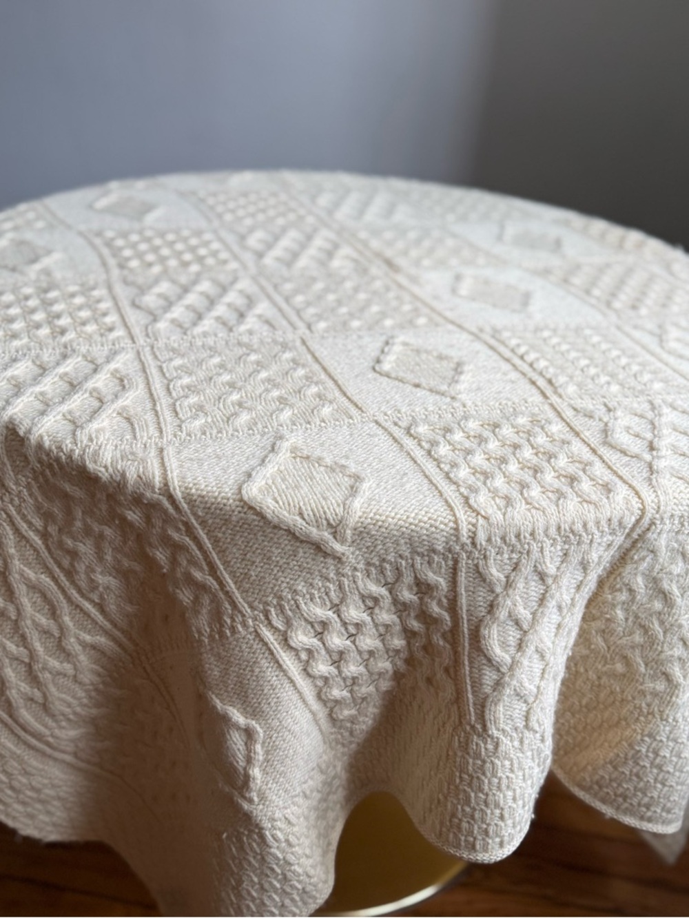 Aran Crafts Throw blanket 53"x59" Made in Ireland 100% Merino Wool Cream Knit - Picture 12 of 12